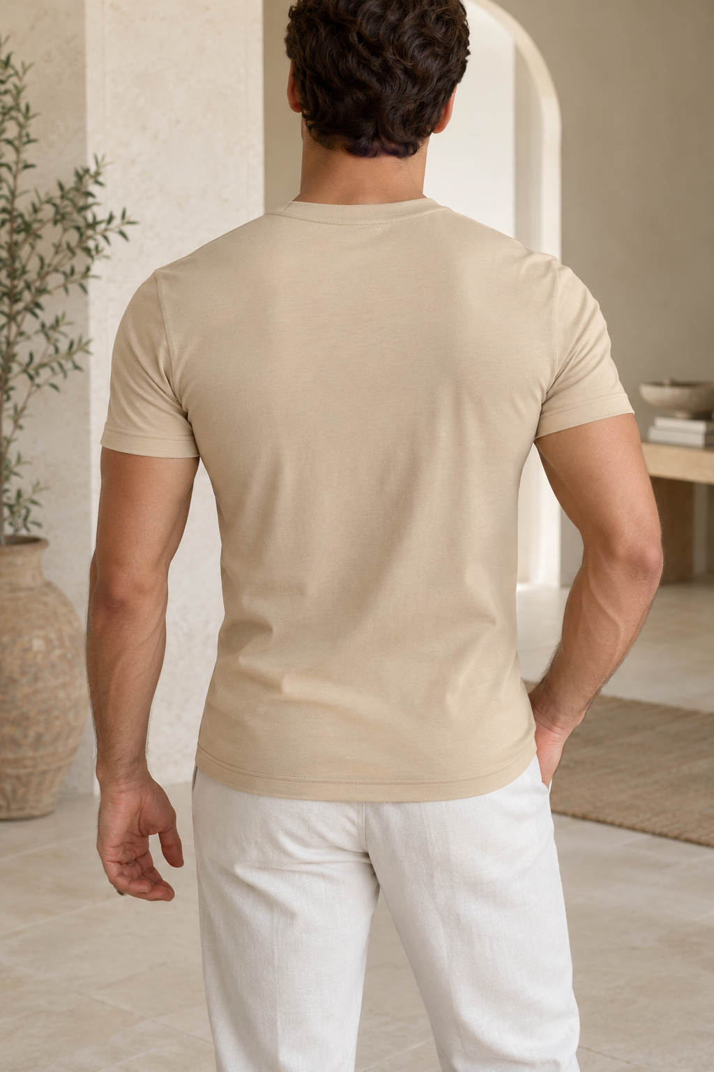 Camiseta ajustada beige desierto, vista trasera