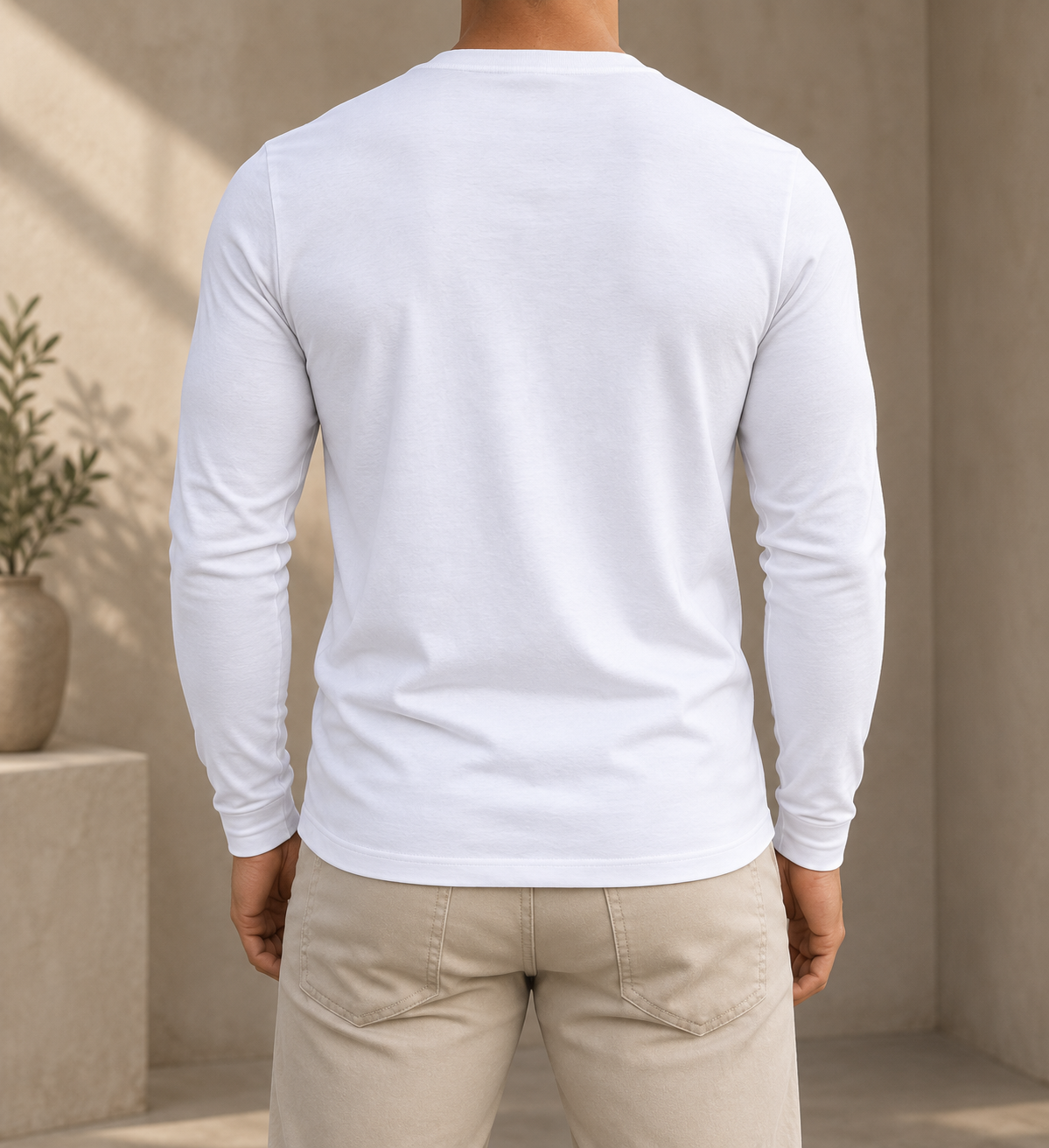 Camiseta de manga larga de hombre blanca, vista trasera