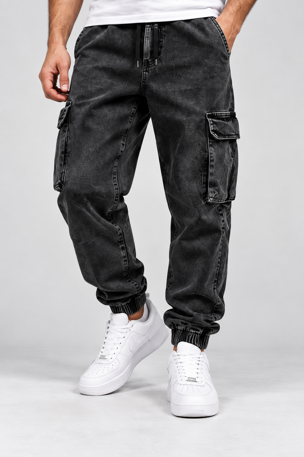 Pantalón cargo jogger lavado hombre negro frontal