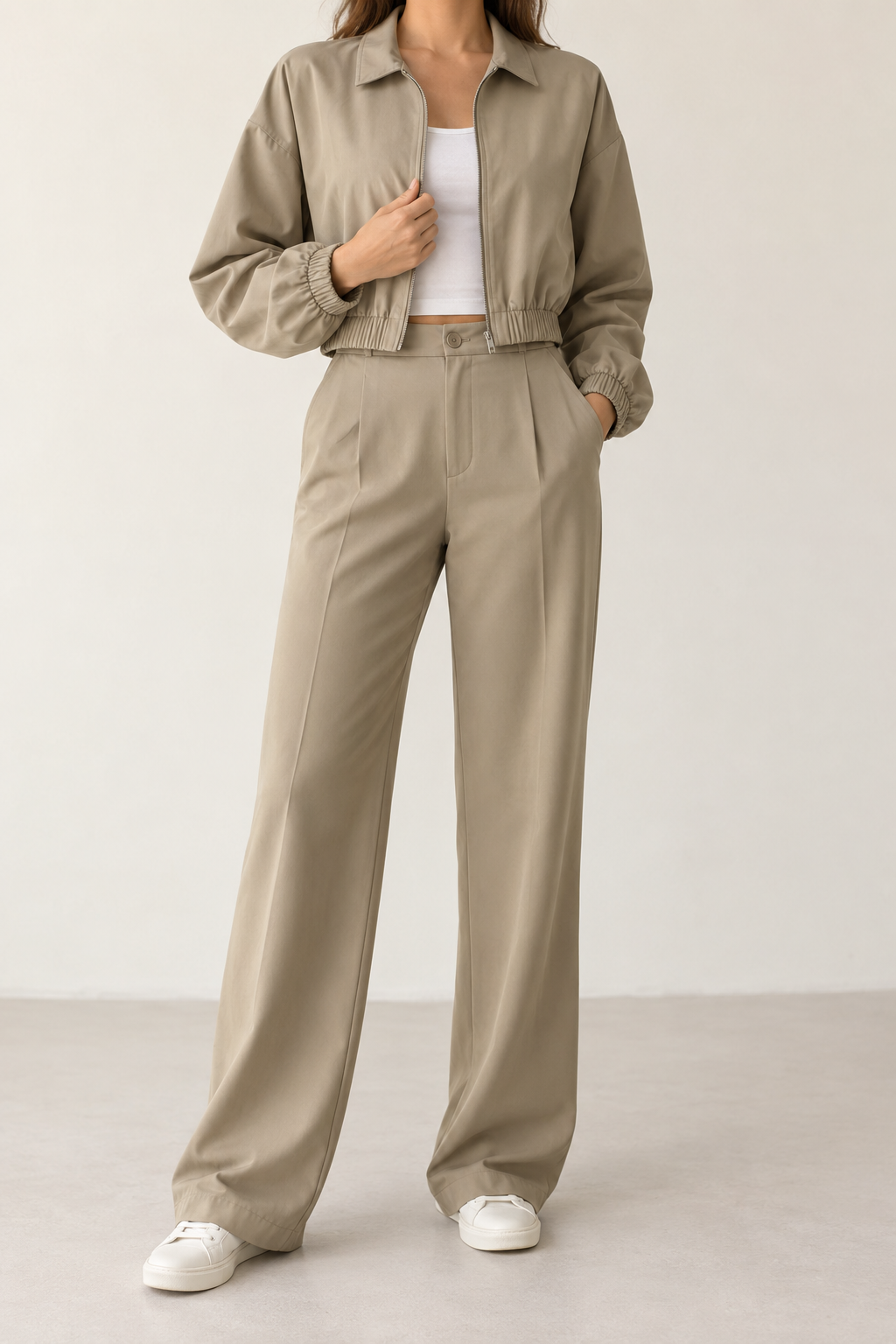 Conjunto bomber beige caqui vista frontal