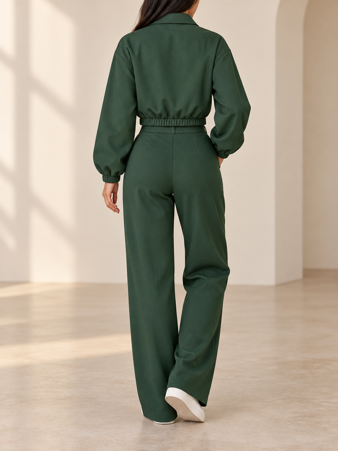 Conjunto bomber verde cacería vista trasera