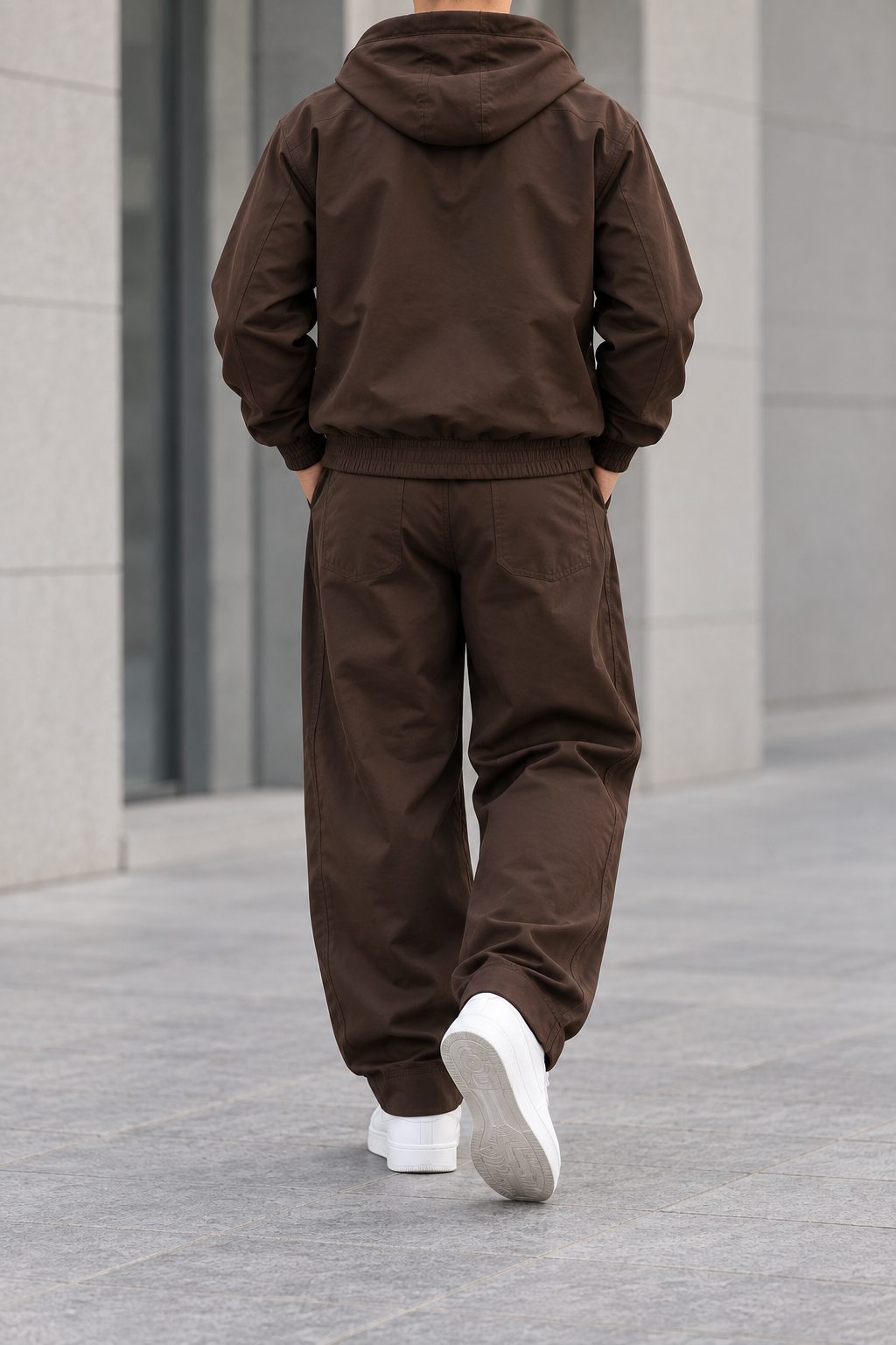 Conjunto Urbano de Hombre con Chaqueta - Marrón oscuro trasera