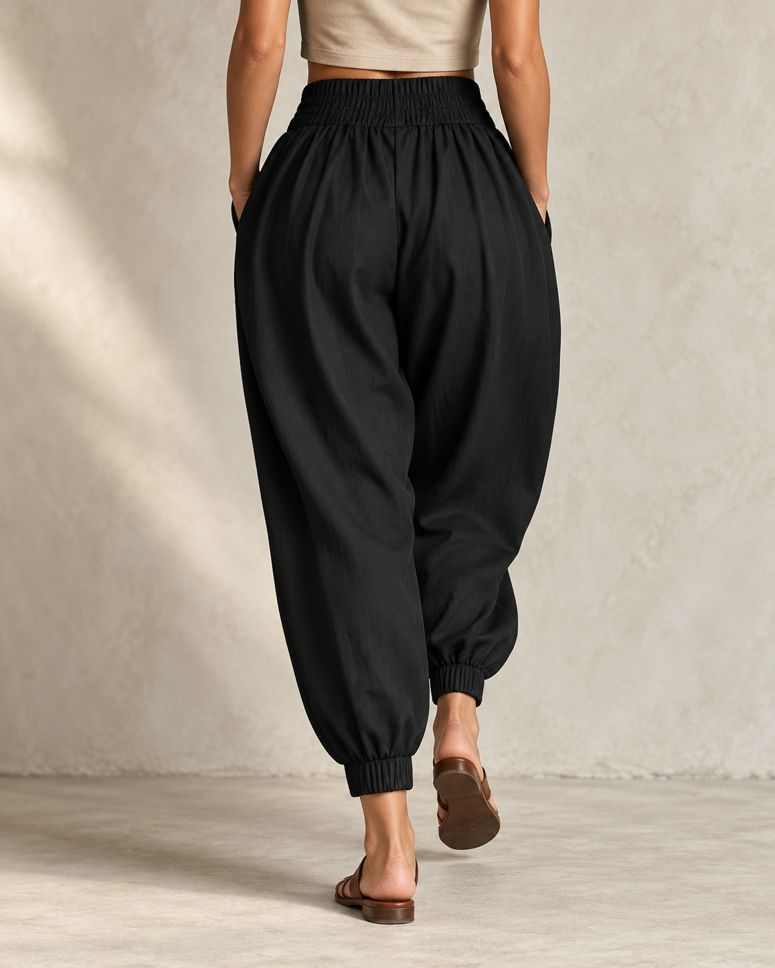 Pantalón bombacho negro - vista trasera