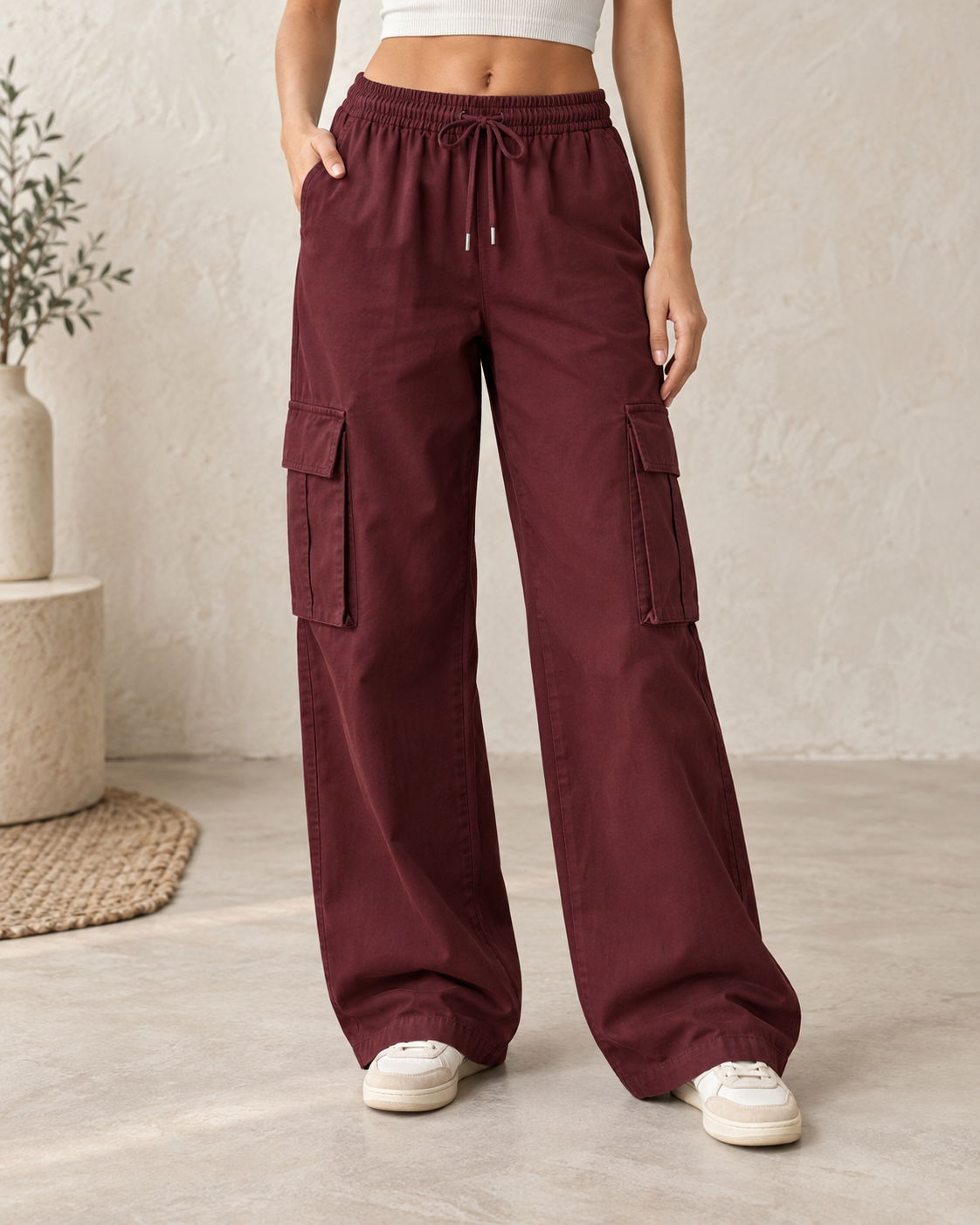 Pantalón cargo burdeos frontal